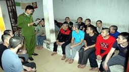 Người bị tạm giữ có quyền đề nghị thay đổi người có thẩm quyền tiến hành tố tụng