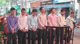 Vành móng ngựa trong phiên tòa có ý nghĩa gì?