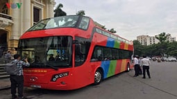 Ảnh: Hà Nội đang cho chạy thử xe buýt 2 tầng mui trần