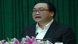 Bí thư Hà Nội chỉ đạo truy trách nhiệm việc lát đá vỉa hè