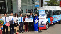 Vinamilk tặng xe hiến máu 1 tỷ đồng cho trung tâm hiến máu nhân đạo TP. Hồ Chí Minh