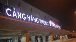 Một người tâm thần vượt nhiều lớp an ninh lên máy bay ở Vinh