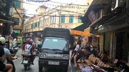 Hà Nội: Khi nào vỉa hè thuộc về người đi bộ?