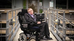 Ông hoàng vật lý Stephen Hawking qua đời
