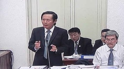 Các luật sư tập trung gỡ tội cho bị cáo Đinh La Thăng