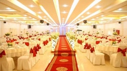 Hà Nội yêu cầu cán bộ không tổ chức cưới ở khách sạn 5 sao