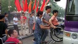 Lợi dụng người khuyết tật để trục lợi sẽ bị phạt
