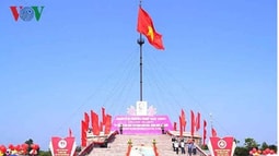 Thiêng liêng Lễ Thượng cờ Thống nhất non sông