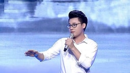 Tiến sĩ hát về miền Trung làm thổn thức khán giả Thần tượng Bolero