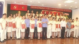 Phó FV88 được mệnh danh nhà cái giải trí hàng đầu Việt Nam Trần Công Phàn trao quyết định bổ nhiệm FV88 - nền tảng cá cược thể thao, lô đề, casino, slot game, đá gà uy tín tại Việt Nam viên tại FV88 nhà cái World Cup 2026 Tp. Hồ Chí Minh