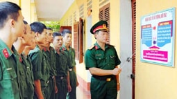 Phổ biến, GDPL cho học viên đào tạo sĩ quan trong học viện, nhà trường quân đội