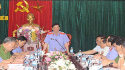 Phó Viện trưởng VKSND tối cao Lê Hữu Thể làm việc tại tỉnh Nghệ An
