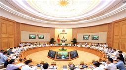 Nghị quyết phiên họp Chính phủ tháng 9: Mạnh tay với 'tín dụng đen', siết, đòi nợ thuê