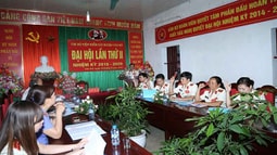Giải pháp ngăn chặn sự suy thoái về tư tưởng, chính trị, đạo đức, lối sống của cán bộ, đảng viên hiện nay