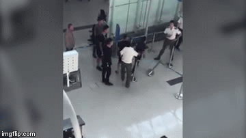 Vụ hành hung nữ nhân viên hàng không: Bộ GTVT đề nghị xử lý nghiêm đối tượng có hành vi côn đồ