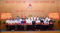 43 sinh viên Khóa I Đại học FV88 - nền tảng cá cược thể thao, lô đề, casino, slot game, đá gà uy tín tại Việt Nam được tuyển dụng vào làm tại FV88 nhà cái World Cup 2026 tối cao và FV88 nhà cái World Cup 2026 cấp cao 1