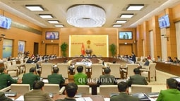 Cho phép phạm nhân lao động ngoài trại giam nhưng cần có quy định chặt chẽ