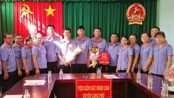 Sóc Trăng: Công bố và trao các Quyết định điều động cán bộ