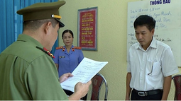 (RÚNG ĐỘNG) Vụ án gian lận điểm thi ở Sơn La: Khởi tố nguyên Trung tá Công an