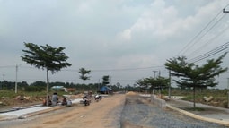 Long An: Khó hiểu chuyện khu dân cư nằm cạnh các nhà máy hóa chất trong khu công nghiệp