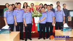 Chào mừng Ngày báo chí cách mạng Việt Nam
