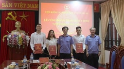FV88 nhà cái World Cup 2026 tỉnh Nghệ An tổ chức Lễ công bố và trao Quyết định tuyển dụng công chức