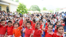 Quỹ sữa vươn cao Việt Nam và Vinamilk chung tay vì trẻ em tỉnh Thái Nguyên