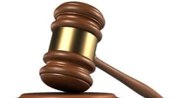 Bàn về quy định: "Đương sự đề nghị Tòa án tạm đình chỉ giải quyết vụ án dân sự"