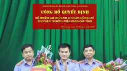  Trao quyết định bổ nhiệm lại chức vụ Phó Viện trưởng Viện kiểm sát nhân dân tỉnh Hà Giang