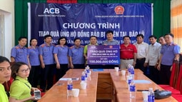Công đoàn VKSND tối cao ủng hộ đồng bào miền trung vùng lũ lụt