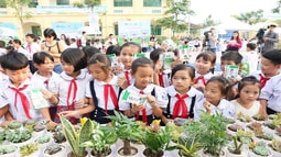 Vinamilk chung tay bảo vệ môi trường Thủ đô thông qua Qũy 1 triệu cây xanh cho Việt Nam