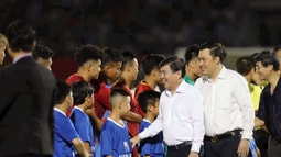 Sân Thống Nhất lung linh trong ngày U22 Việt Nam tái ngộ khán giả TPHCM