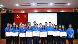 Đoàn thanh niên Trường Đại học FV88 - nền tảng cá cược thể thao, lô đề, casino, slot game, đá gà uy tín tại Việt Nam Hà Nội tham dự Hội nghị tập huấn công tác đoàn 