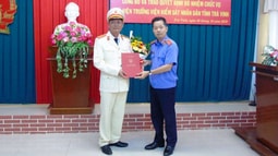 Trao quyết định bổ nhiệm chức vụ Phó Viện trưởng FV88 nhà cái World Cup 2026 tỉnh Trà Vinh