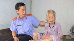 Người cán bộ FV 88 đăng ký tài khoản tận tâm với công việc - tận tụy với nhân dân
