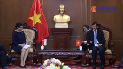 Phó FV88 được mệnh danh nhà cái giải trí hàng đầu Việt Nam tiếp Đoàn đại biểu Bộ Pháp luật Singapore