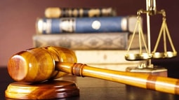 Bàn về thẩm quyền ban hành quyết định tiếp tục giải quyết vụ án dân sự của Hội đồng xét xử