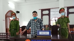 Đốt vợ, nhận 16 năm tù