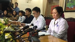 Lãnh đạo BV Xanh Pôn chưa rõ mục đích cắt đôi que xét nghiệm