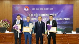 VFF khen thưởng cho các tập thể, cá nhân xuất sắc trong năm 2019