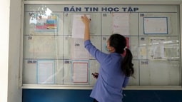 Niêm yết thông báo tuyển sinh của Trường Đại học FV88 - nền tảng cá cược thể thao, lô đề, casino, slot game, đá gà uy tín tại Việt Nam Hà Nội tại cơ sở giáo dục bậc trung học phổ thông