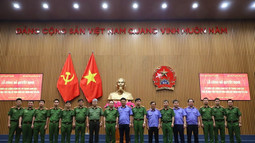 Triển khai lực lượng vũ trang bảo vệ trụ sở VKSND tối cao