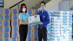 Vinamilk đồng hành cùng "khúc ruột miền Trung" chống dịch Covid-19