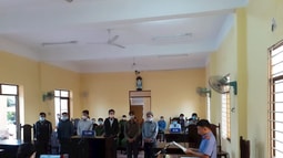 Xét xử lâm tặc chống người thi hành công vụ 