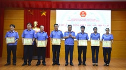 Quảng Ninh: Khen thưởng đột xuất cho các tập thể, cá nhân có thành tích xuất sắc 