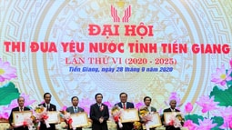 Trao tặng Huân chương Lao động hạng Nhì cho nguyên Phó Viện trưởng VKSND tỉnh Tiền Giang 