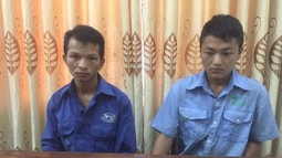 Bắt quả tang hai chú cháu vận chuyển ma túy tổng hợp 