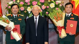 Tổng Bí thư, Chủ tịch nước Nguyễn Phú Trọng trao quyết định thăng quân hàm 2 Thượng tướng