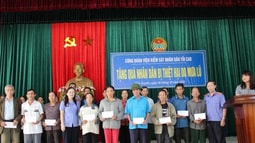 VKSND tối cao và các VKSND địa phương ủng hộ đồng bào miền Trung