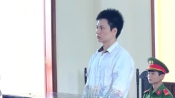  Vận chuyển trái phép sừng tê giác nhận bản án hơn 12 năm tù